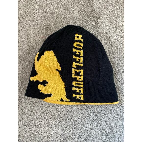 New Harry Potter Hufflepuff Reversible Knit Beanie Hat - Picture 1 of 3